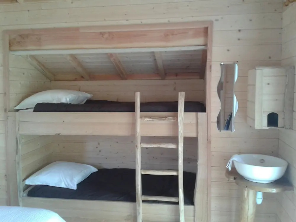 Cabanes flottantes du Lac de Pelisse