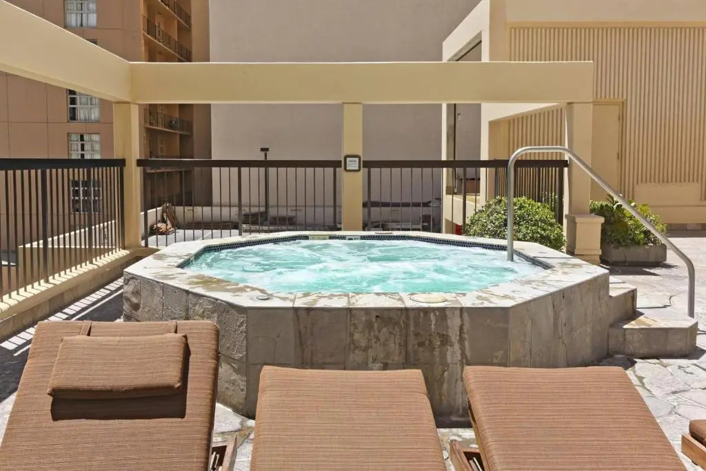 Waikiki Beach Tower
