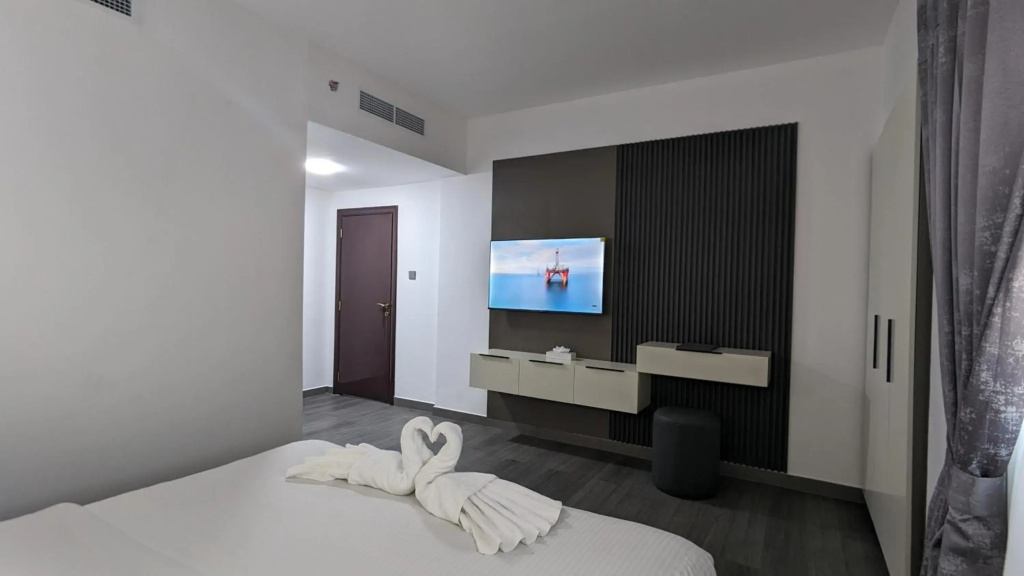 Royal Tulip Dancenter Suites Sharjah