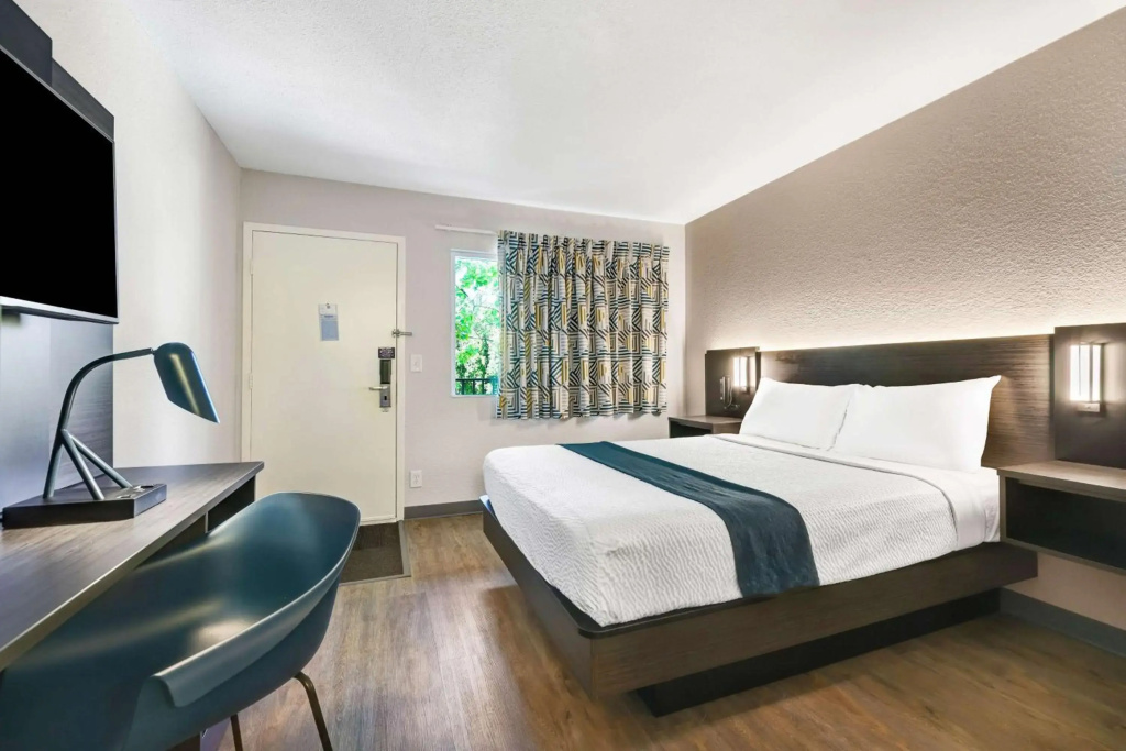 Motel 6-Issaquah, WA - Seattle - East