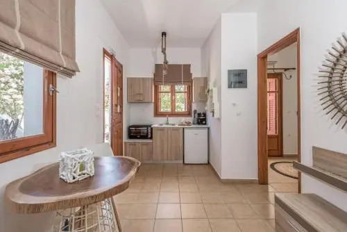 Mantelena studios & family apartments