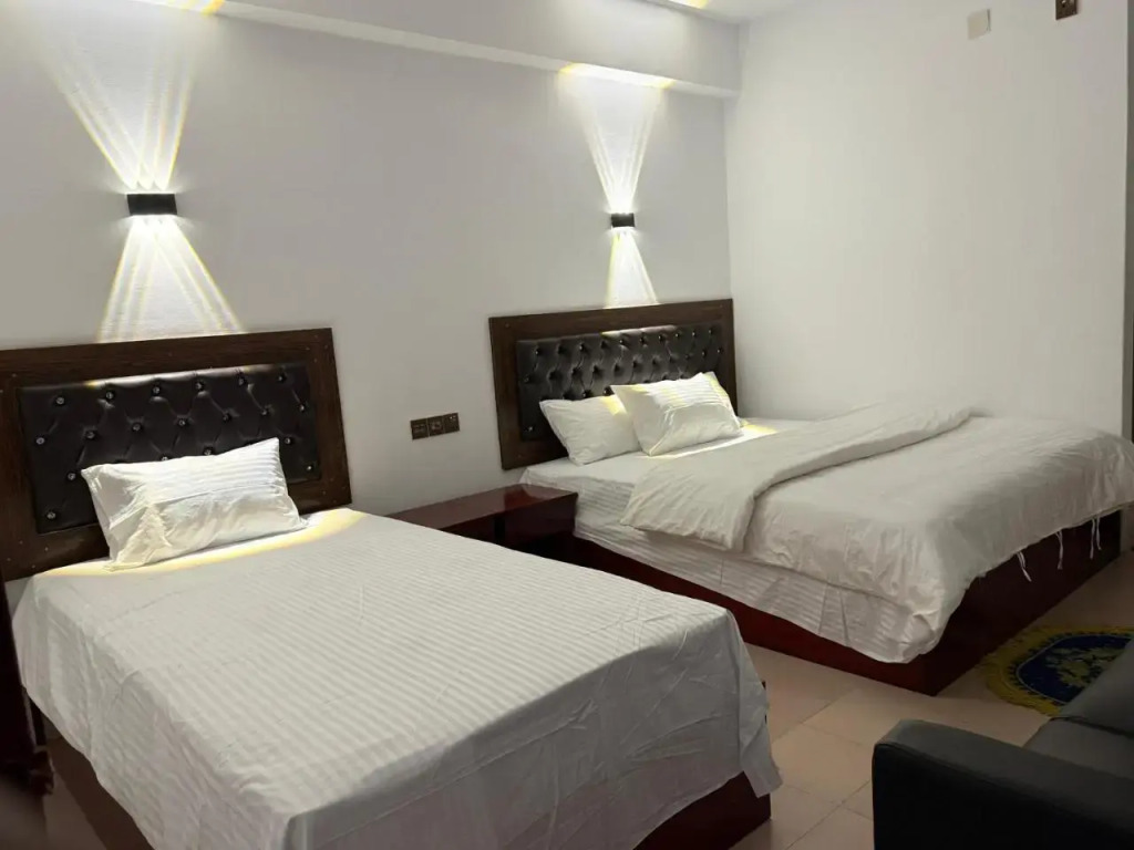 Hotel Green Land
