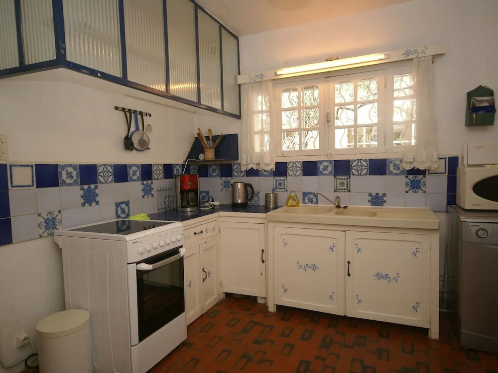 Holiday Home in Six-fours Near Beach