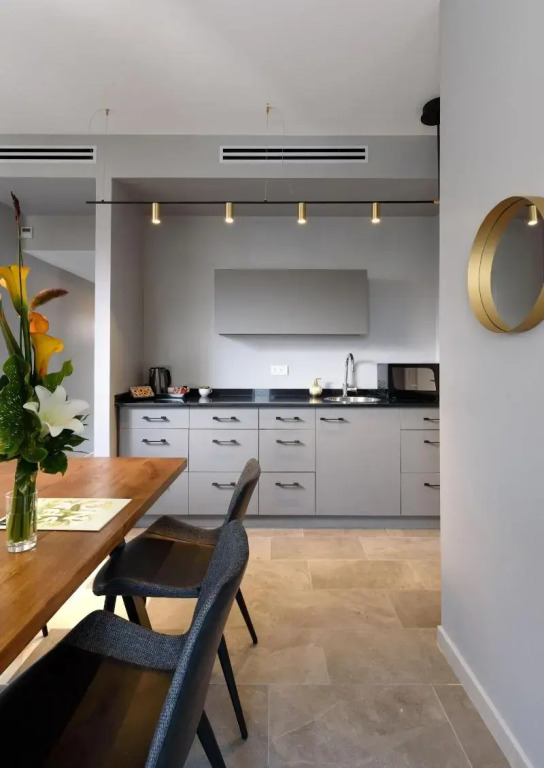 Sea Land Suites - by Echo Hotels