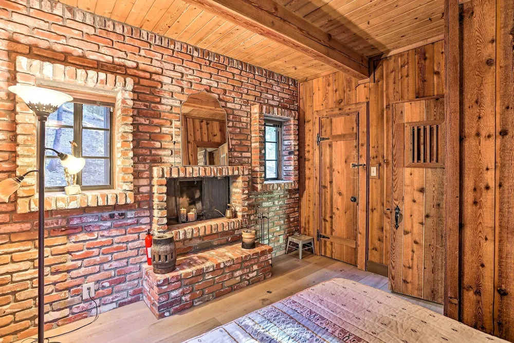 Cimarron Lodge Retreat With 3 Decks & Grill!
