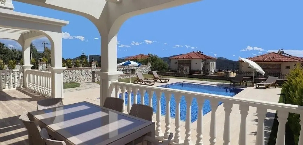 Villa BEY2 by JoyLettings