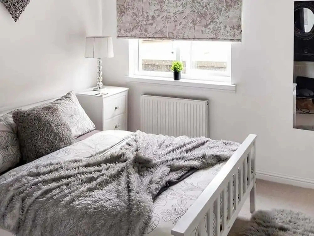 Modern Apartment - Sleeps 4 - Centrally Located