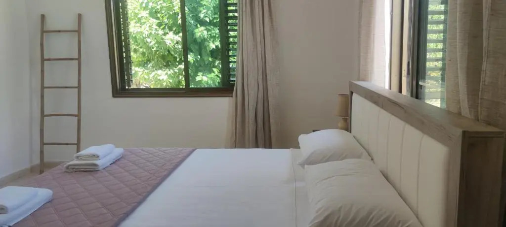 oasis nature almond house