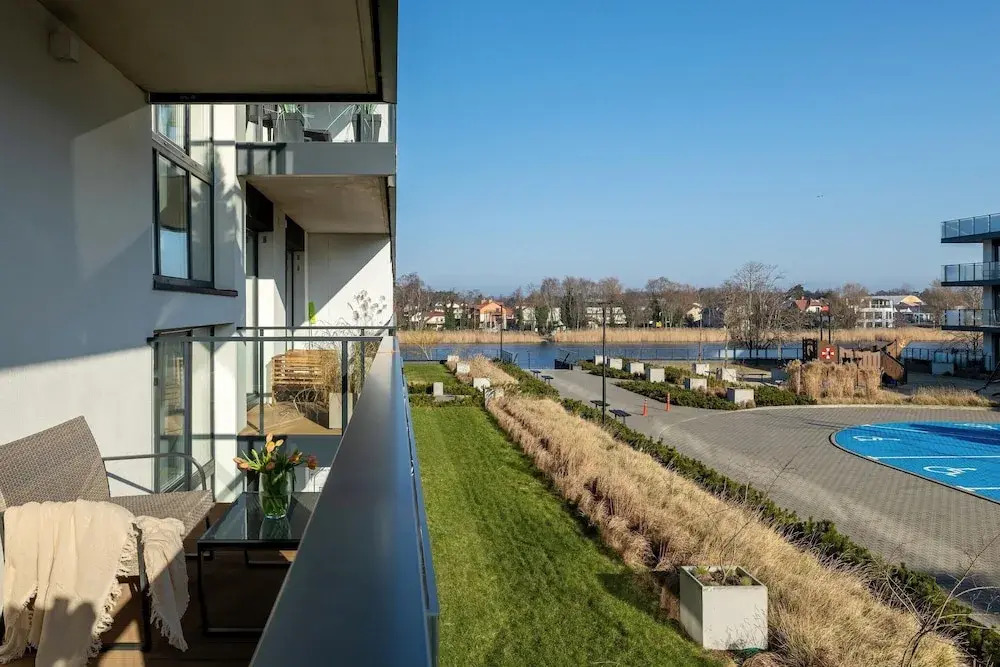 Apartment in Dziwnow With River View & Spa