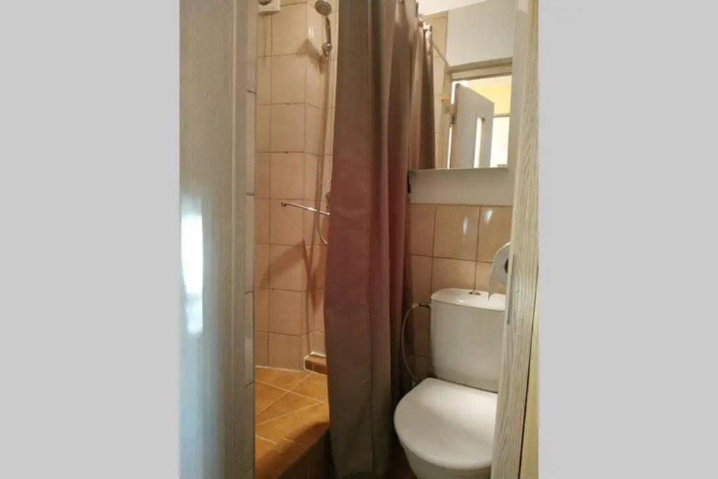 Slucko Central Studio Apartment near River