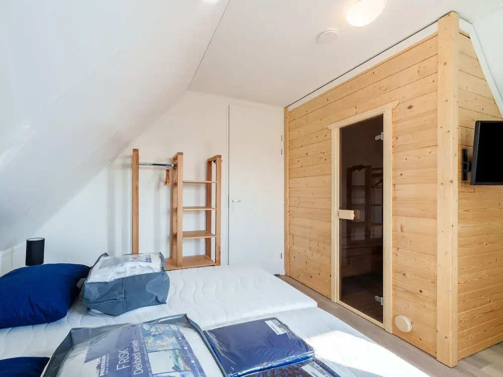 Beautiful Holiday Home With Sauna Near Rotterdam