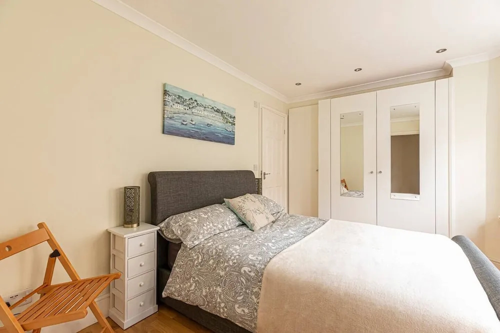 Homely 2-bed flat in Little Venice