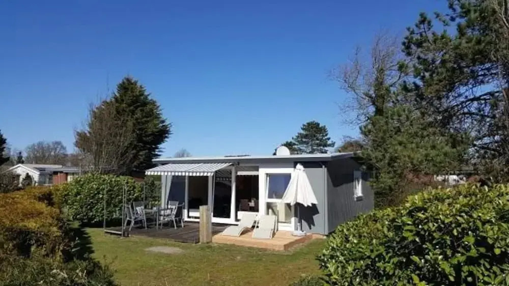 Pretty Bungalow in Sint Maartenszee