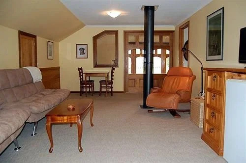 Mole Creek Lodge