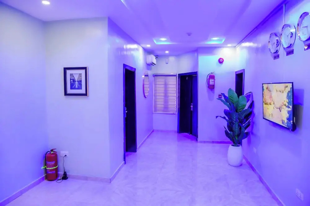 El Elyon Hotel and Suites