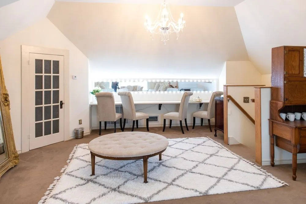Four Winds Victorian Venue & Suites