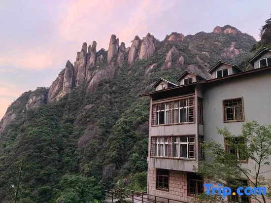 Tiyunling Hotel