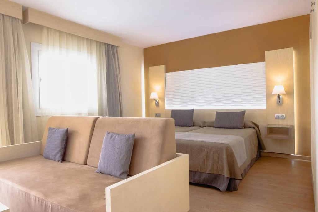 HL Suites Nardos - Only Adults