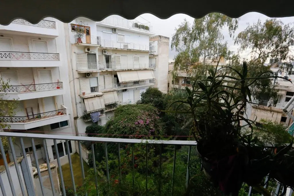 Spacious, big apartment for 6 persons in the center of Athens