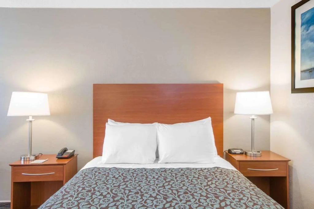 Days Inn by Wyndham Wilmington / University