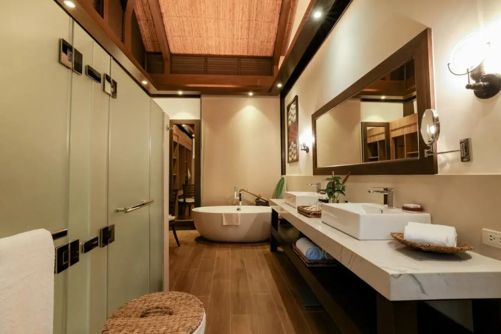 Lihim Resorts