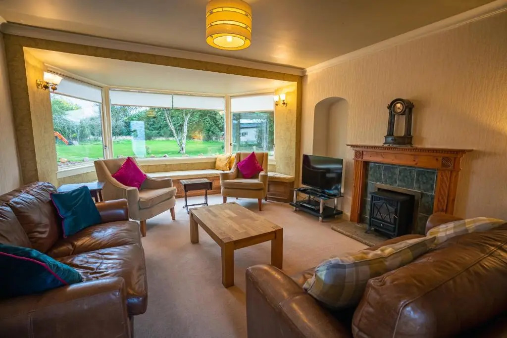 The Farmhouse, 6 Bed Property, Forres