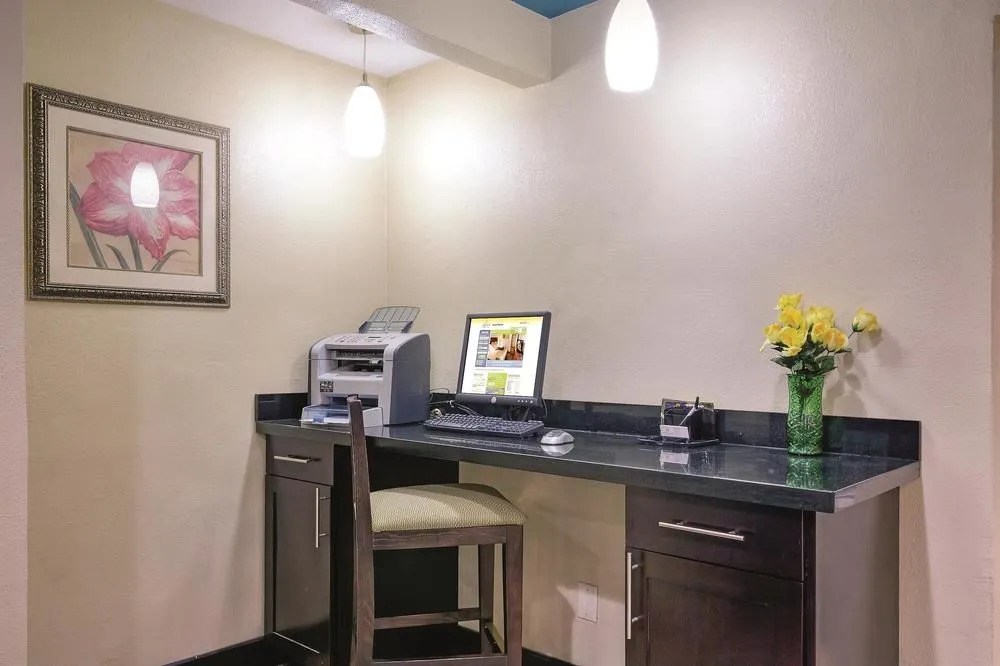 Comfort Inn Dallas Park Central