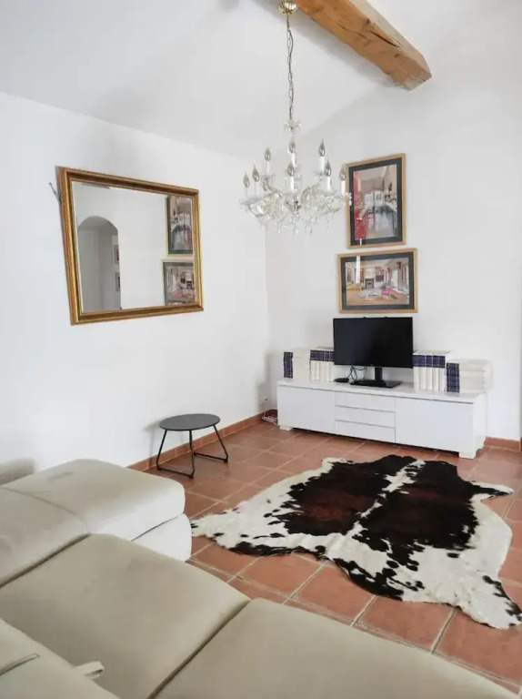 Villa - Pool - 3 Bedrooms - Garden