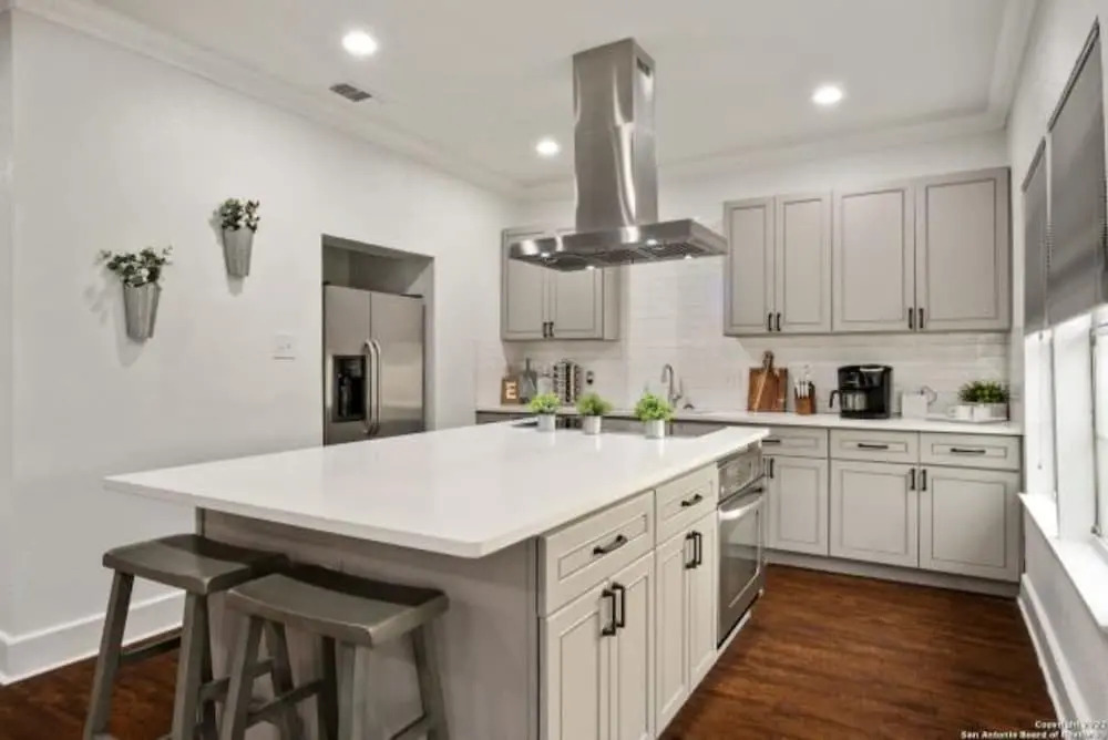 Experience Serenity in a 4BR 3BA Downtown Home