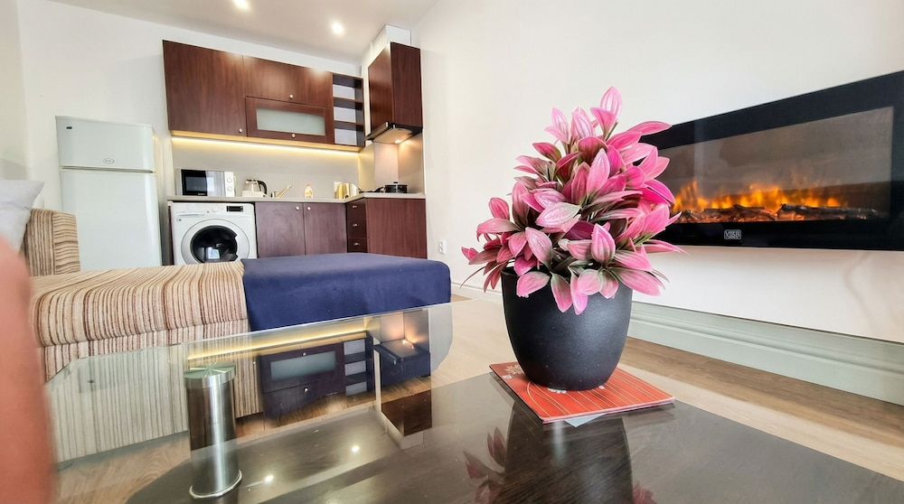 Mountain Paradise 2 - Cosy 2 Bed Mountain View Apartment - Washer