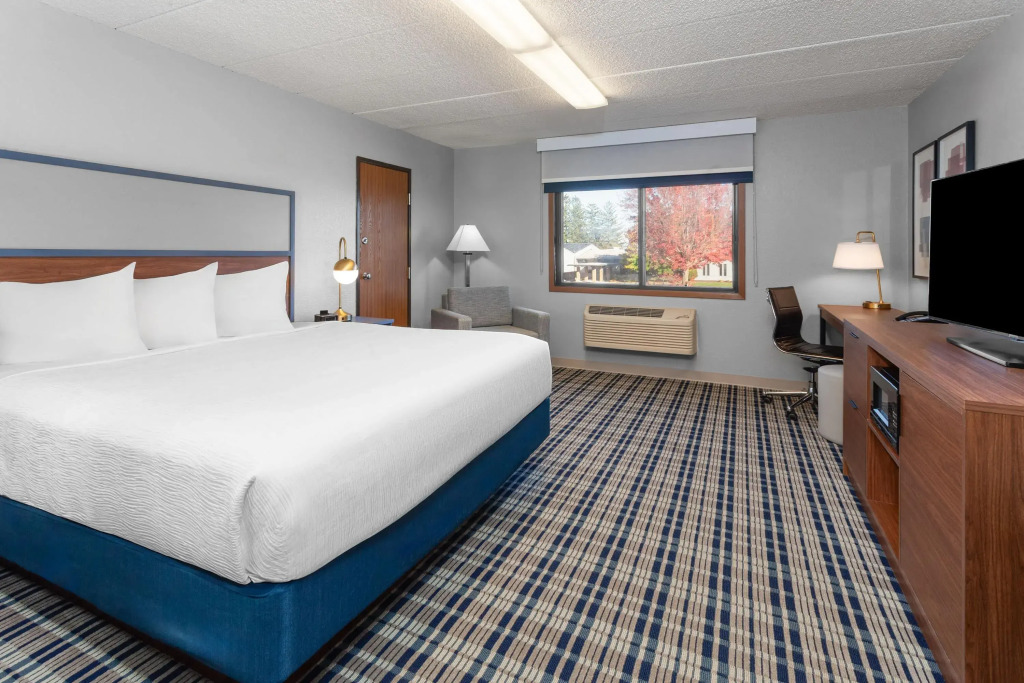 AmericInn by Wyndham Plymouth