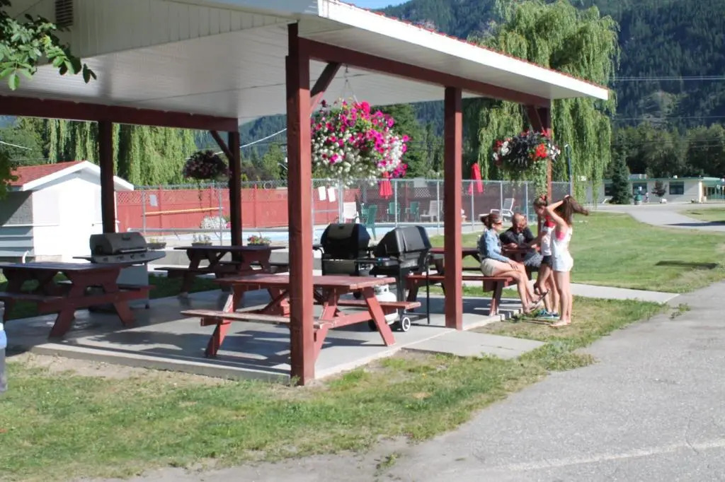 Paradise Motel