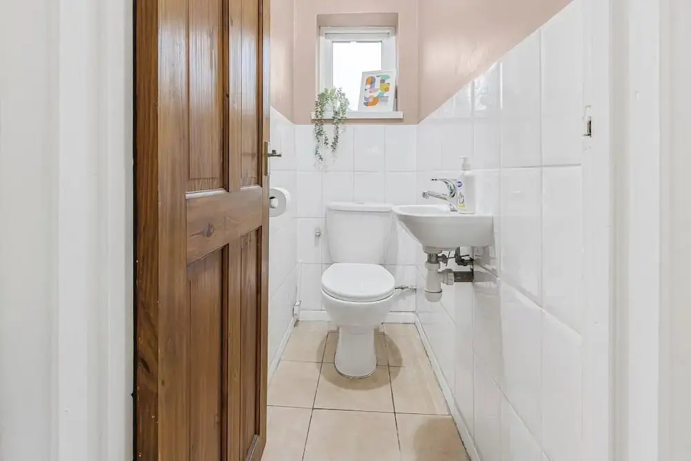 Spacious 3-bed House With car Park Near Heathrow