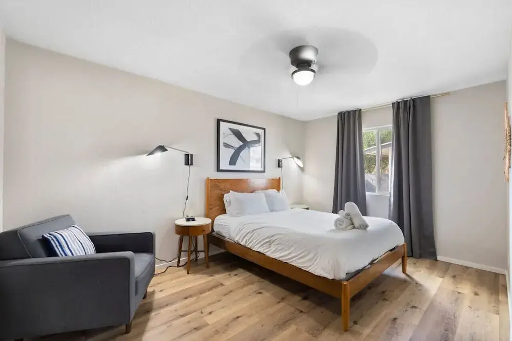 Fashion Square Apt8