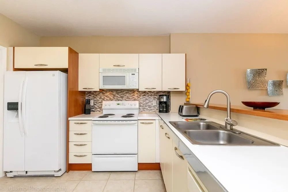 Le Marina Bay 707 by Go Florida Condo, Sunny Isles.