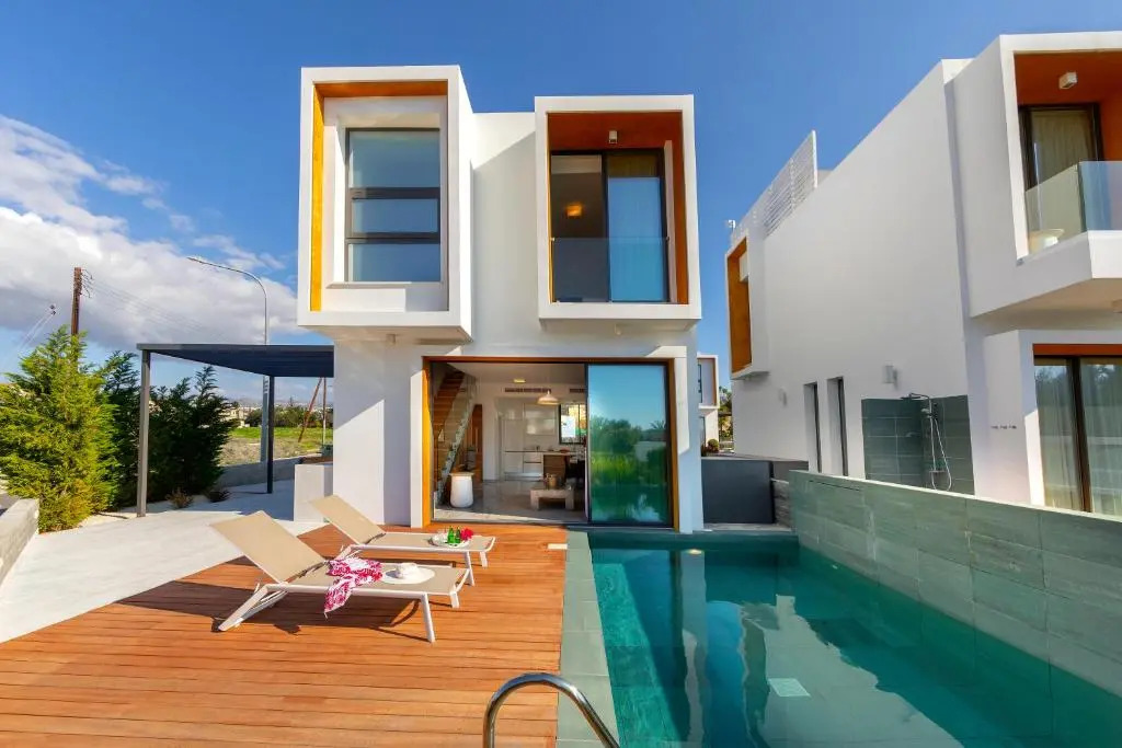 Villa Laurus 6, walking distance to the beach