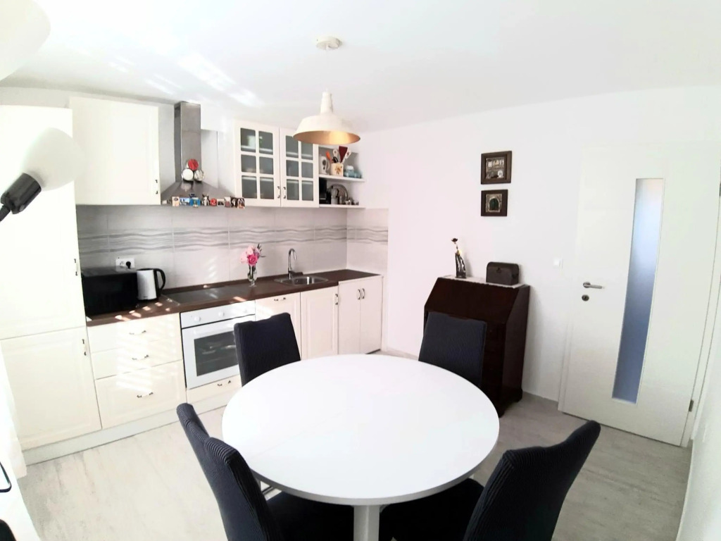Apartment Enjoy life Makarska 2+2, center