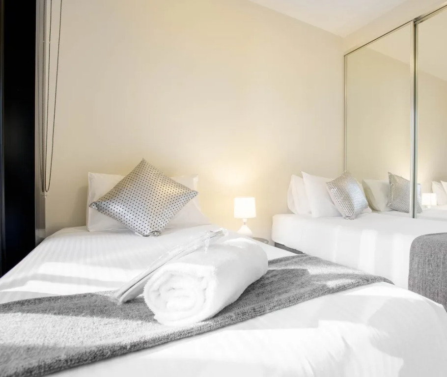 Aussie Escape Apartments-Skyline Collins Tower