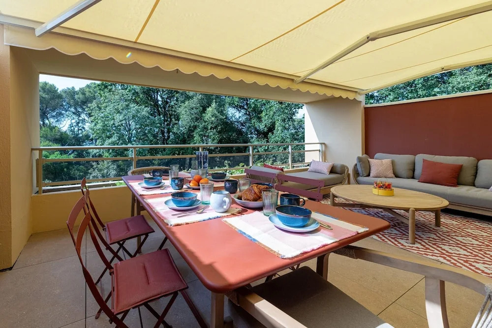 Sea-view Duplex for Family