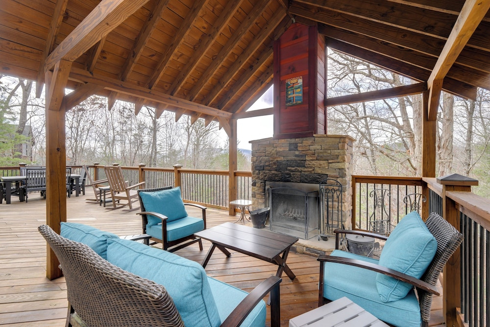 Hot Tub + Game Room: Spacious Blue Ridge Retreat!
