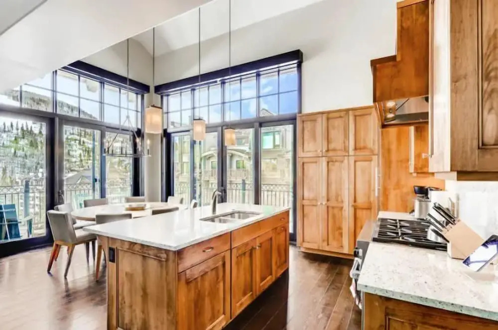 3 Bedroom Luxury Residence In Lionshead Village - Mere Steps To Eagle Bahn Gondola