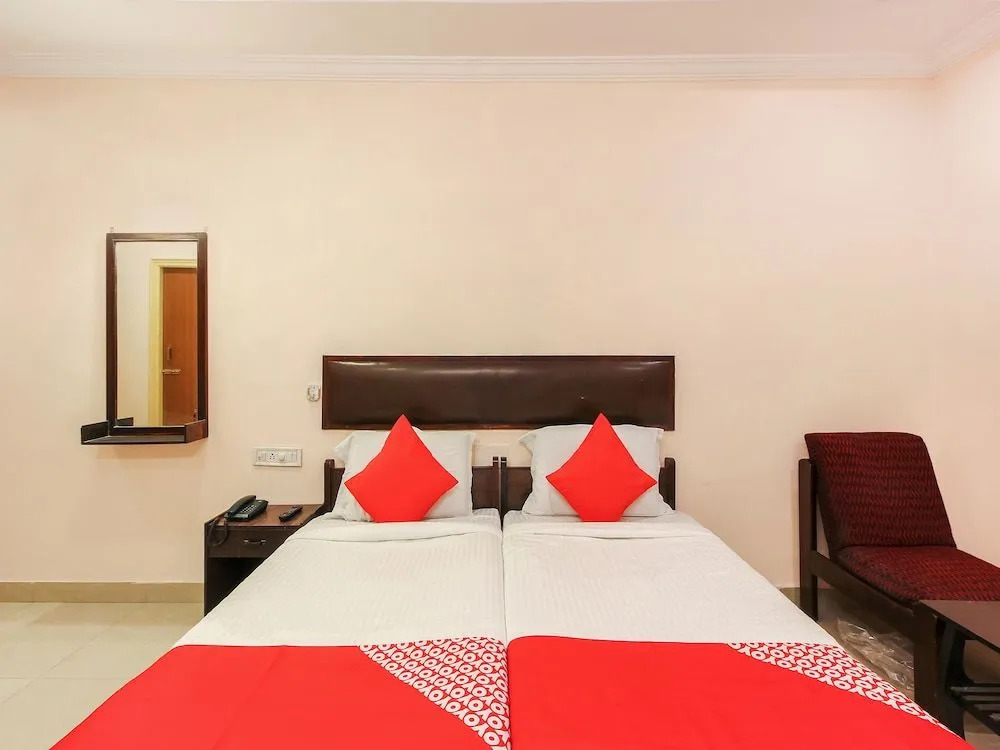 OYO 18591 Hotel Samrat