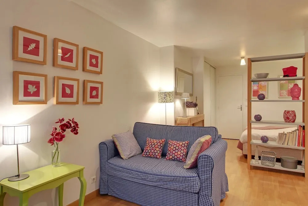S09278 - Studio with patio for 3 people, Grand Boulevards