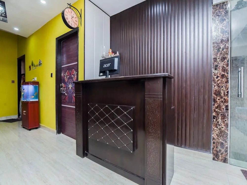 OYO 22691 Royale Park Inn