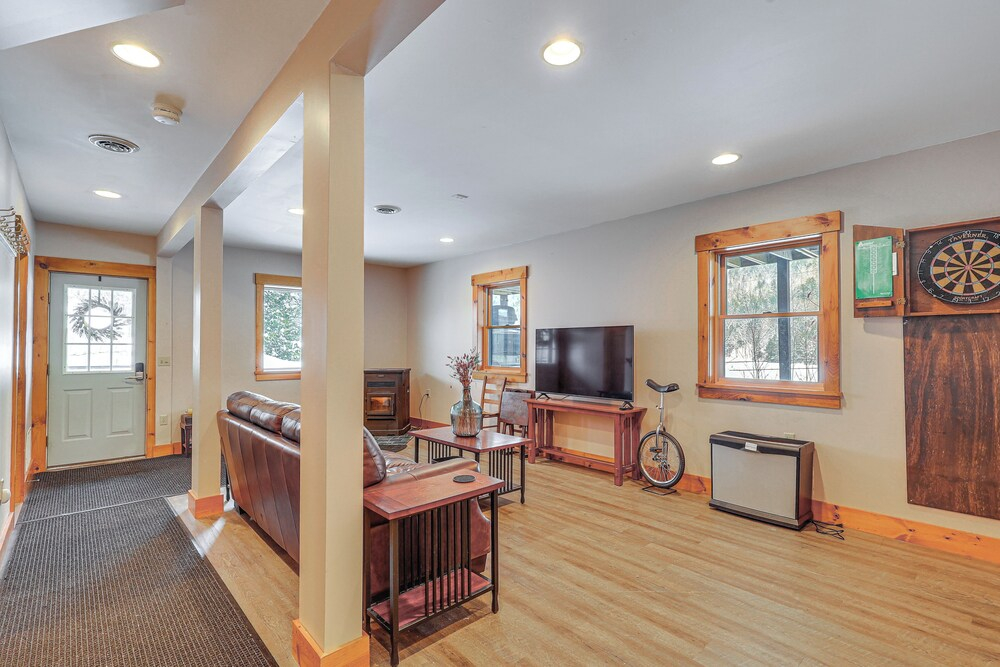 All-season Lake House Between Okemo & Killington!