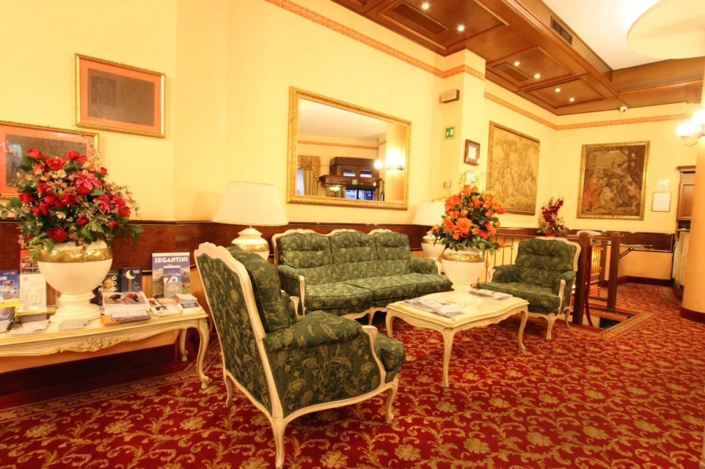 Mokinba Hotels King