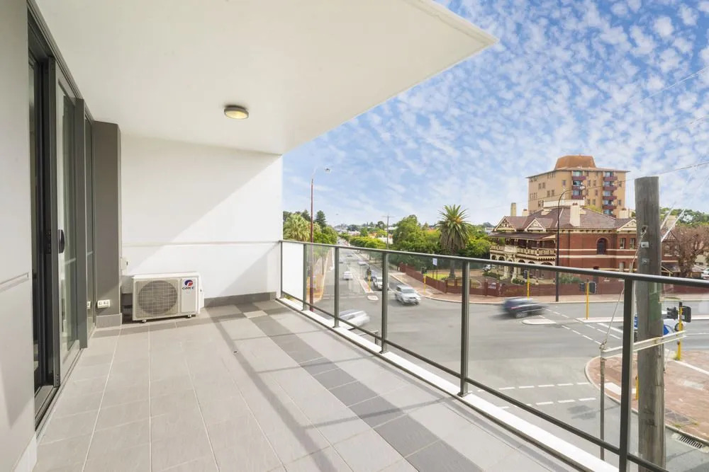 Stylish Modern Ecco Complex