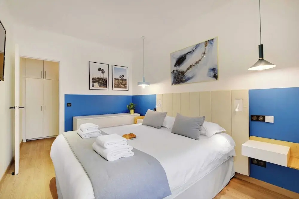 Spacious Apartment - 2b/10p - AC - Marais
