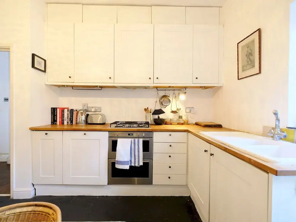 Bright and Modern One Bed in Central London