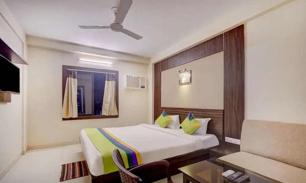 Treebo Trend Globe International Puri